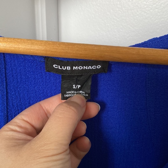 Club Monaco royal blue sleeveless blouse size small - Picture 2 of 4